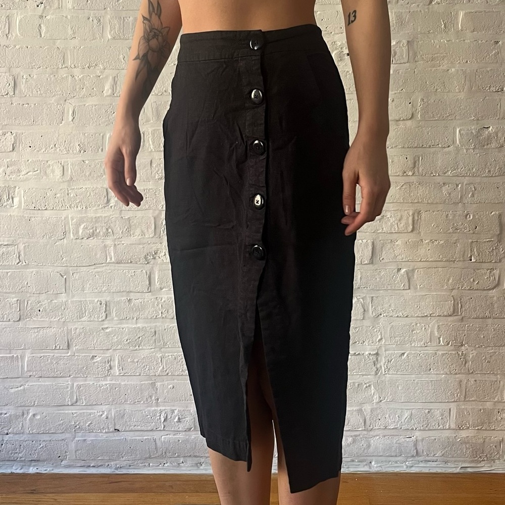 Japanese style navy midi skirt with buttons/slit